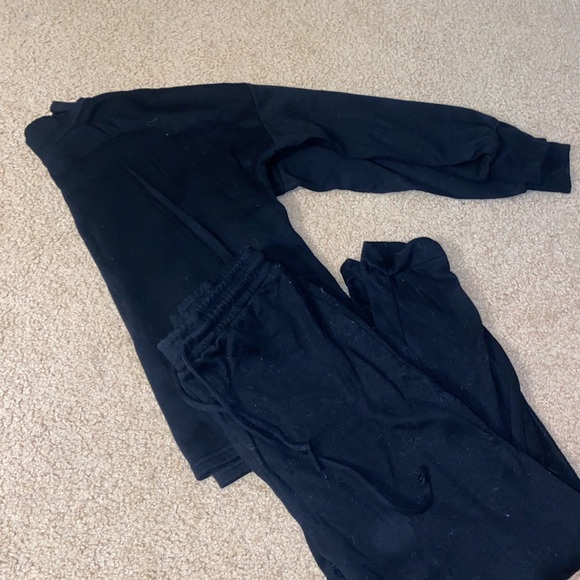 Matching black sweat suit - Picture 2 of 2